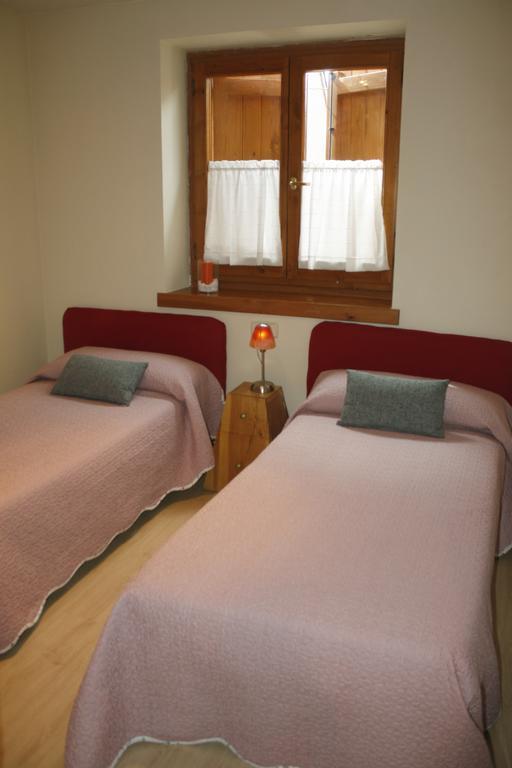Apartamentos Valle de Aran Mont Habitación foto